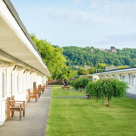 Sand Bay Holiday Village - Adults Only เวสตัน-ซูเปอร์-แมร์ ภายนอก รูปภาพ