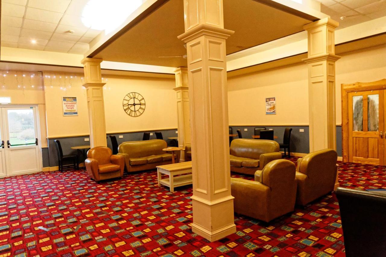 Sand Bay Holiday Village - Adults Only เวสตัน-ซูเปอร์-แมร์ ภายนอก รูปภาพ