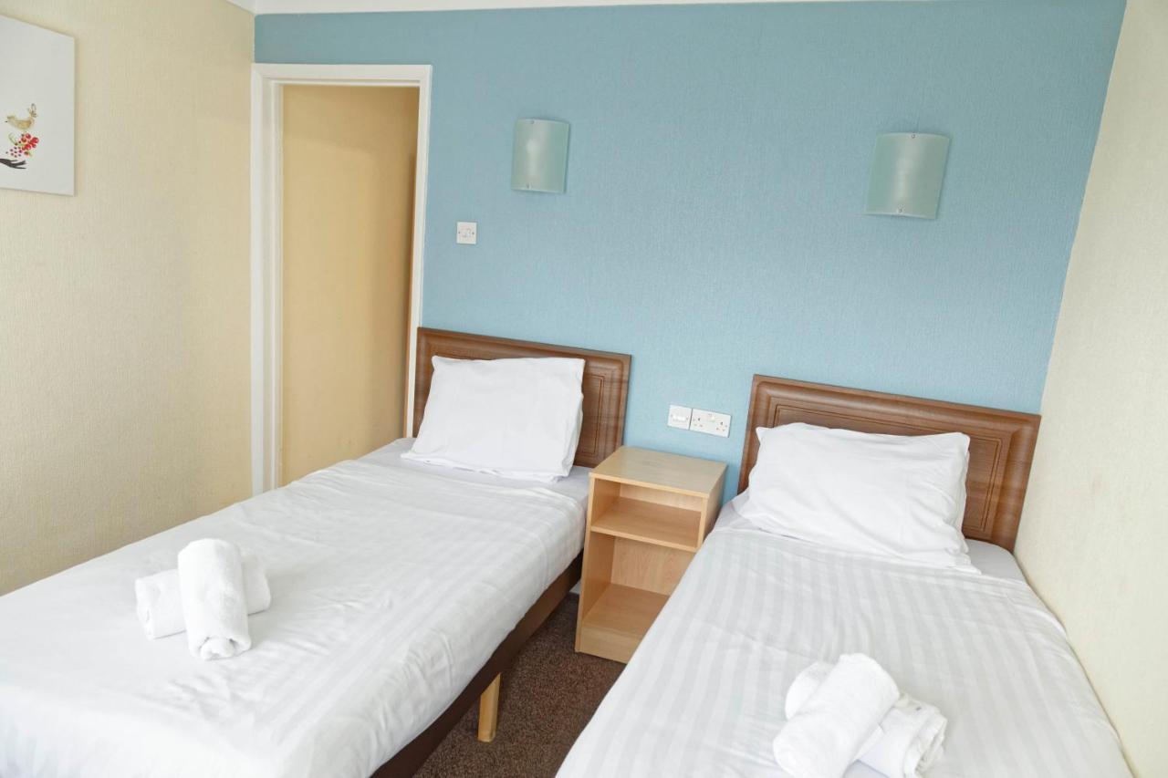 Sand Bay Holiday Village - Adults Only เวสตัน-ซูเปอร์-แมร์ ภายนอก รูปภาพ