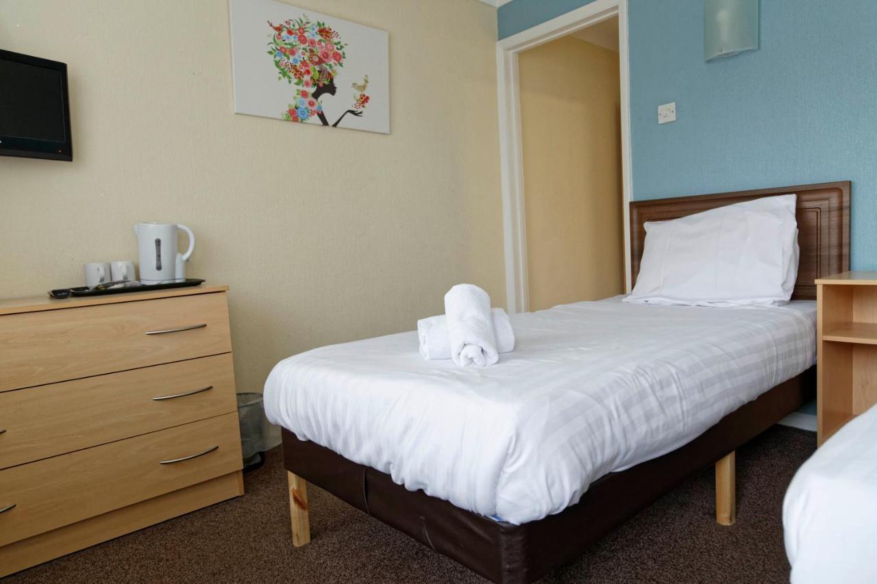 Sand Bay Holiday Village - Adults Only เวสตัน-ซูเปอร์-แมร์ ภายนอก รูปภาพ