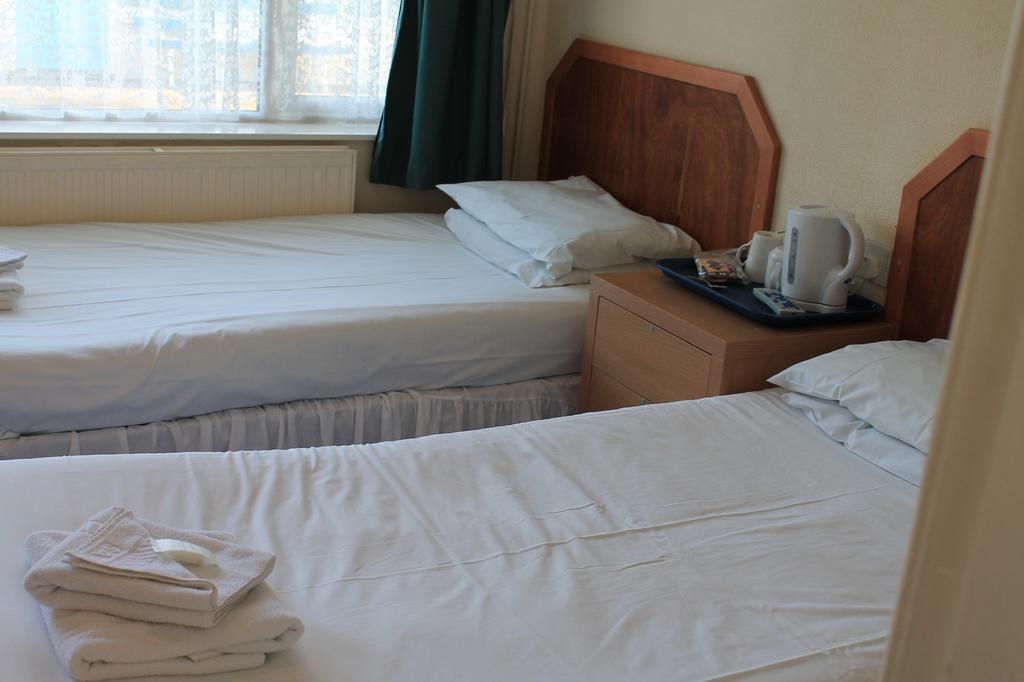 Sand Bay Holiday Village - Adults Only เวสตัน-ซูเปอร์-แมร์ ภายนอก รูปภาพ